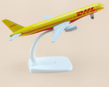 hot sell plane model Boeing 757 DHL cargo aircraft  B757 16cm Alloy simulation airplane model for kids toys Christmas gift