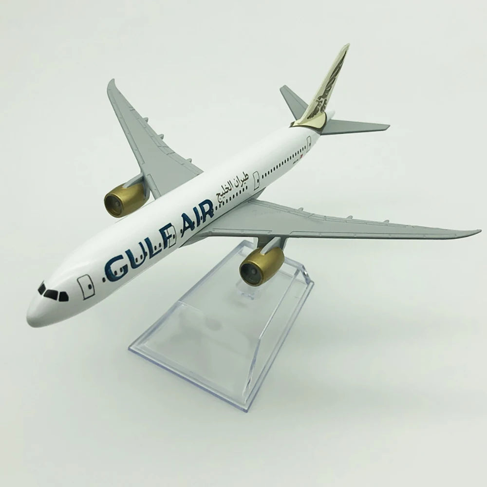 1/400 Alloy Aircraft Boeing 787 Gulf Air 14cm Alloy Plane B787 Model Toy Children Gift for Decoration