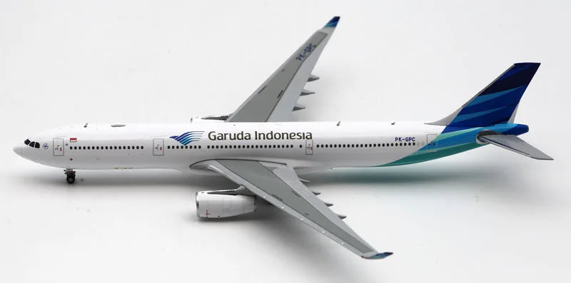 LH4217 Alloy Collectible Plane Gift JC Wings 1:400 Garuda Indonesia "Skyteam" Airbus A330-300 Diecast Aircraft Jet Model PK-GPC