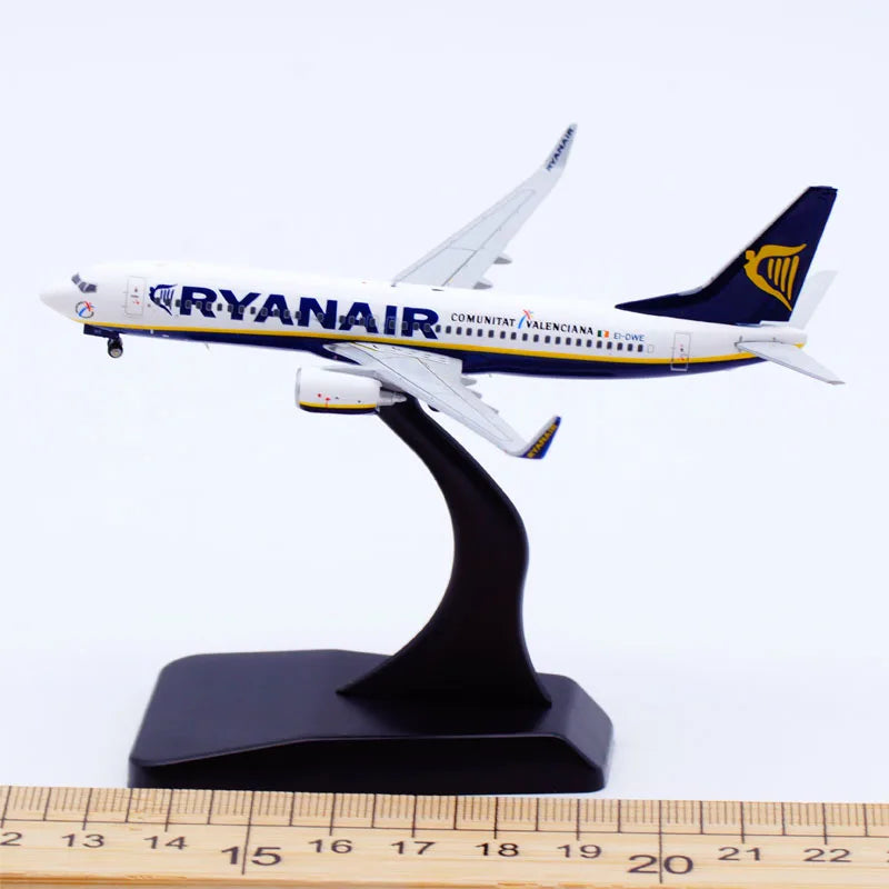 XX4269 Alloy Collectible Plane Gift JC Wings 1:400 Ryanair Airlines Boeing B737-800 Diecast Aircraft Jet Model EI-DWE With Stand