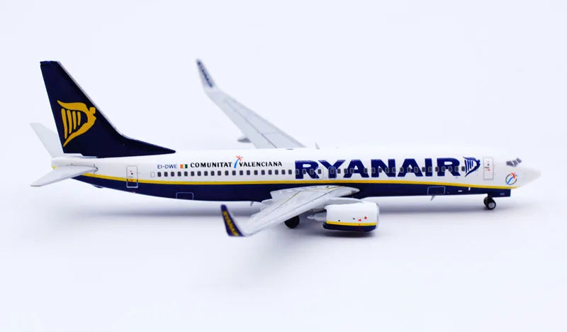 XX4269 Alloy Collectible Plane Gift JC Wings 1:400 Ryanair Airlines Boeing B737-800 Diecast Aircraft Jet Model EI-DWE With Stand