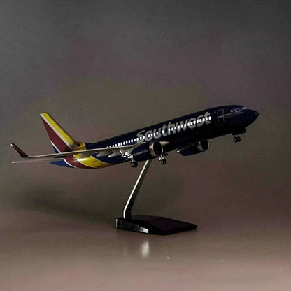 1/85 Scale 47CM Airplane 737-700 B737-700 Aircraft Southwest Airline W Light and Wheel Diecast Plastic Resin Plane Model Toy