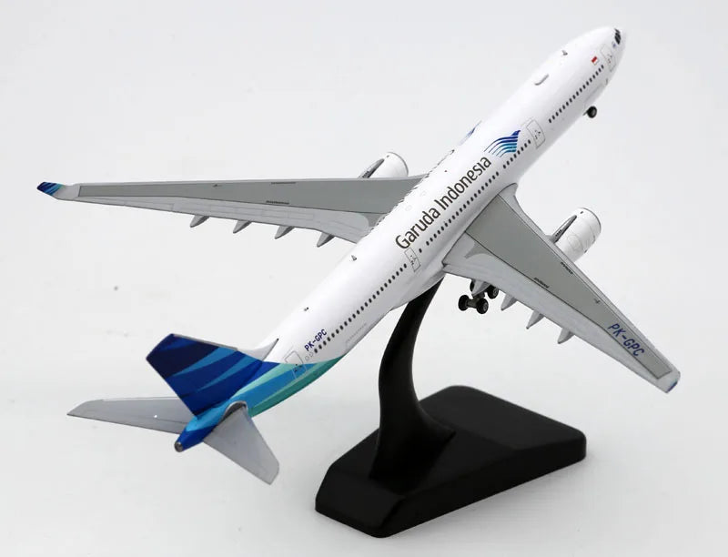 LH4217 Alloy Collectible Plane Gift JC Wings 1:400 Garuda Indonesia "Skyteam" Airbus A330-300 Diecast Aircraft Jet Model PK-GPC