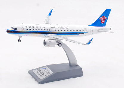 AV2100 Alloy Collectible Plane Gift Aviation 1:200 CHINA SOUTHERN Airbus A320neo Diecast Aircraft Jet Model B-301A With Stand