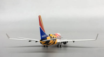 1/400 US  Southwest 77007 737-700/w N214WN passenger aircraft model  Alloy collection model