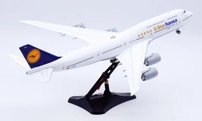 EW2748005 Alloy Collectible Plane Gift JC Wings 1:200 Lufthansa 'StarAllianc' Boeing B747-8 Diecast Aircraft Jet Model D-ABYM