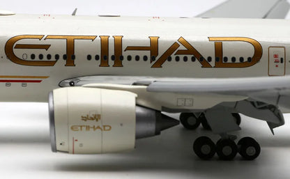 XX20317A Alloy Collectible Plane Gift JC Wings 1:200 Etihad Airways Boeing B777-200LR Diecast Aircraft Model A6-LRB Flaps Down