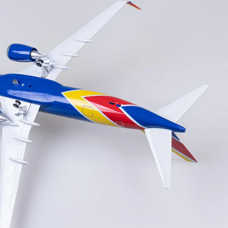 1/85 Scale 47CM Airplane 737-700 B737-700 Aircraft Southwest Airline W Light and Wheel Diecast Plastic Resin Plane Model Toy