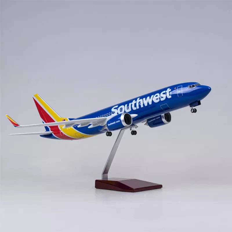 1/85 Scale 47CM Airplane 737-700 B737-700 Aircraft Southwest Airline W Light and Wheel Diecast Plastic Resin Plane Model Toy