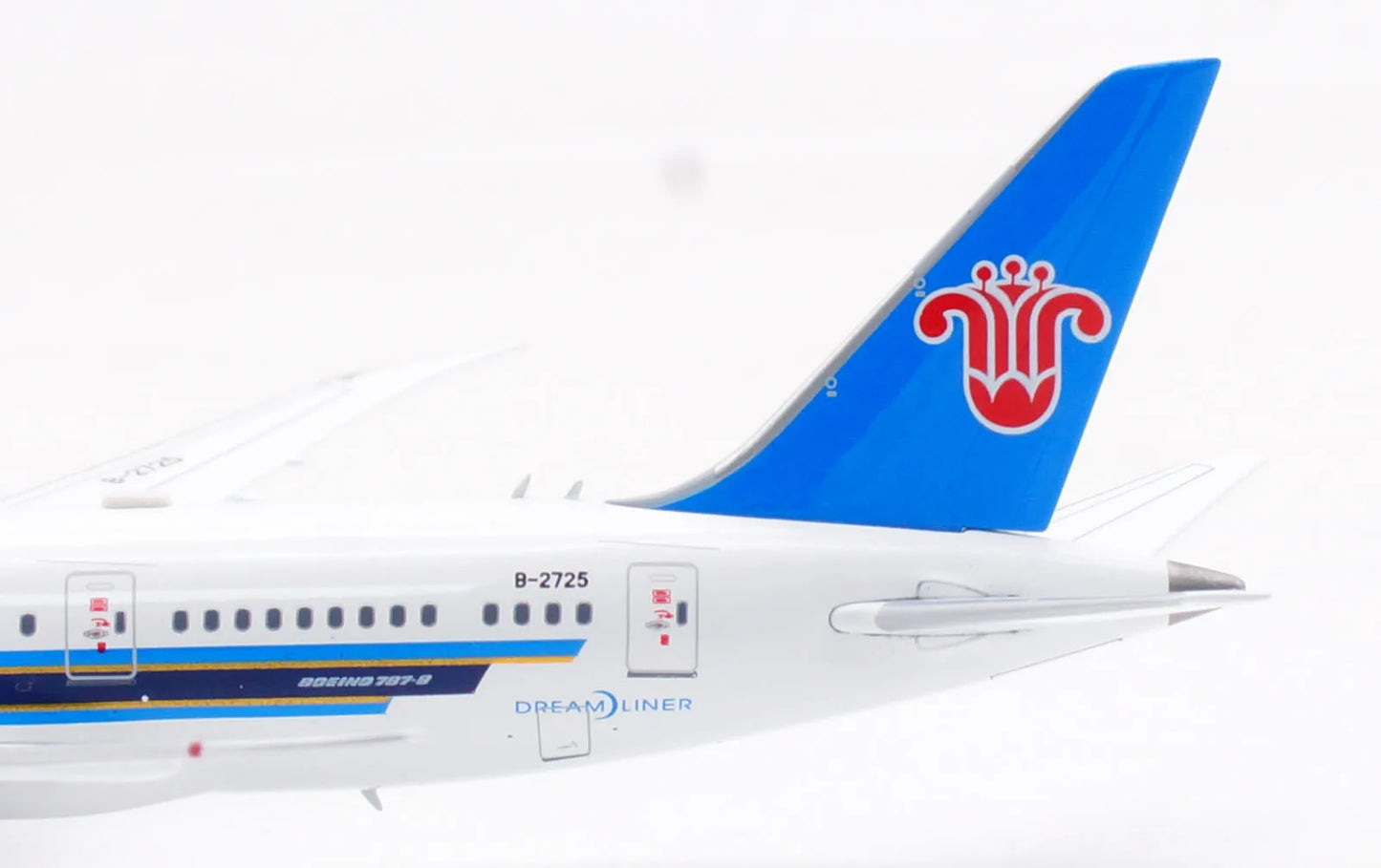 AV4237 Alloy Collectible Plane Gift Aviation 1:400 CHINA SOUTHERN "Dreamliner" Boeing B787-8 Diecast Aircraft Jet Model B-2725