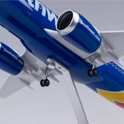 1/85 Scale 47CM Airplane 737-700 B737-700 Aircraft Southwest Airline W Light and Wheel Diecast Plastic Resin Plane Model Toy