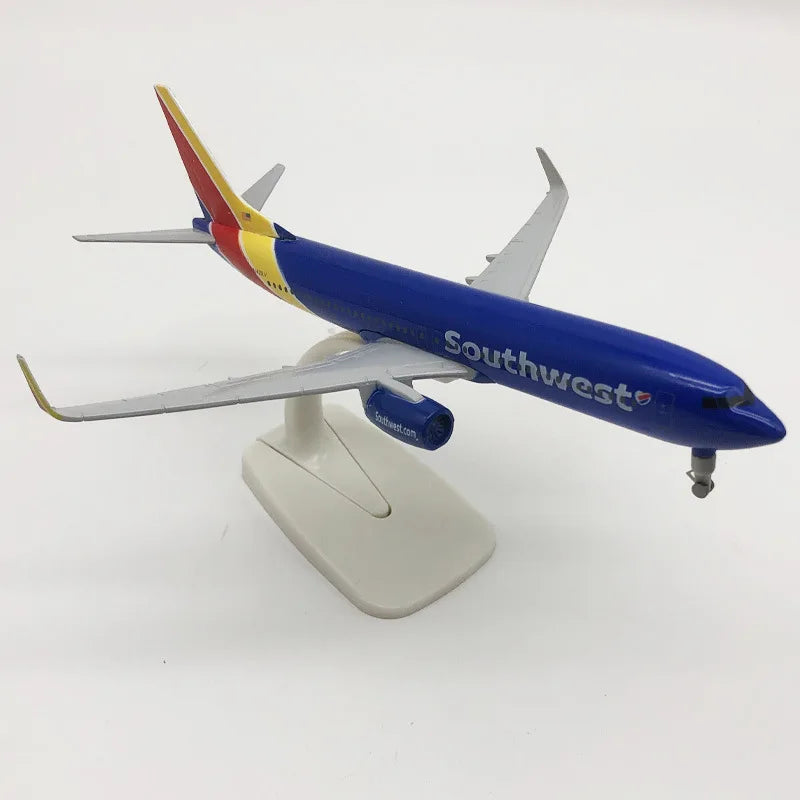 Metal Aircraft Model 20cm 1:400 U.s. Southwest B737 Metal Replica Alloy Material With Landing Gear Wheels Ornament Boy Gift