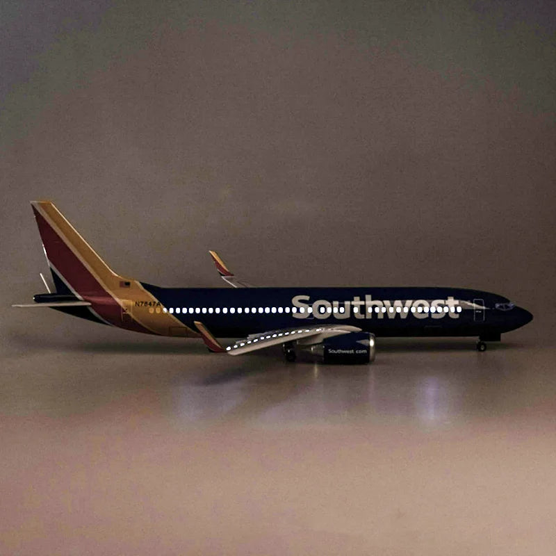 1/85 Scale 47CM Airplane 737-700 B737-700 Aircraft Southwest Airline W Light and Wheel Diecast Plastic Resin Plane Model Toy