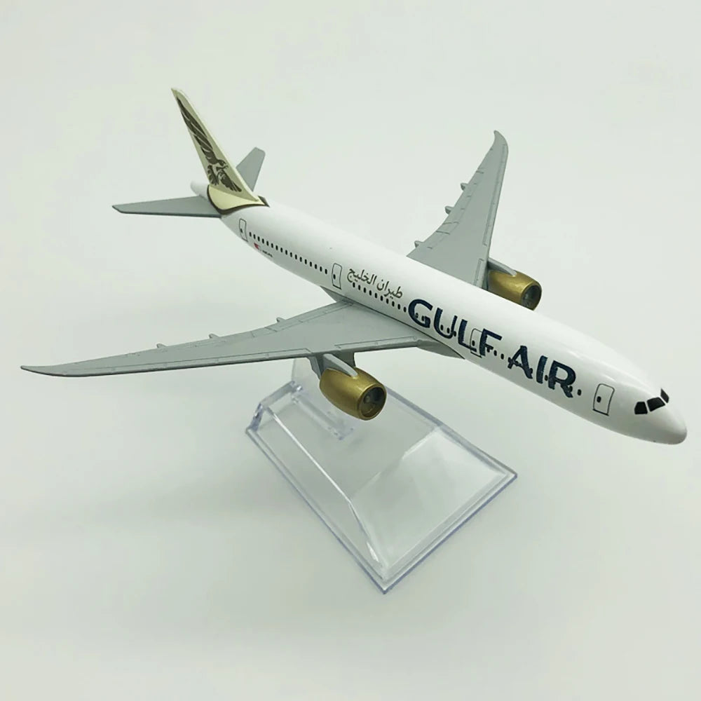 1/400 Alloy Aircraft Boeing 787 Gulf Air 14cm Alloy Plane B787 Model Toy Children Gift for Decoration