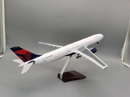 Hot Sale 47CM 1:135 Scale 330 A330 Model AIR DELTA Airlines Airway W Base Wheel Lights Resin Plastic Assembly Aircraft Plane Toy