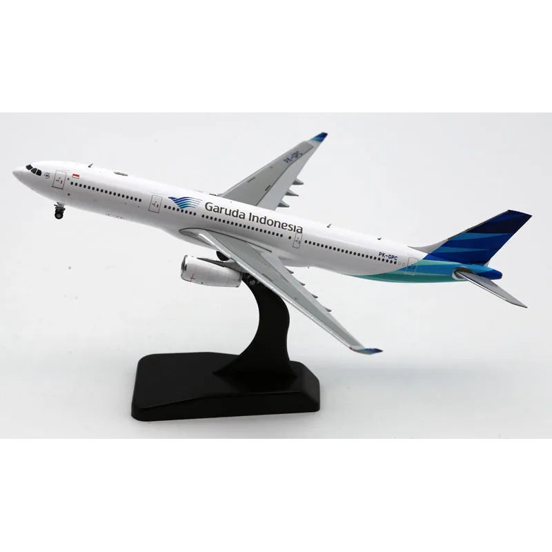 LH4217 Alloy Collectible Plane Gift JC Wings 1:400 Garuda Indonesia "Skyteam" Airbus A330-300 Diecast Aircraft Jet Model PK-GPC