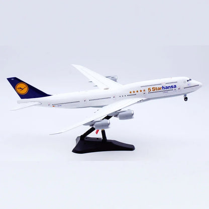 EW2748005 Alloy Collectible Plane Gift JC Wings 1:200 Lufthansa 'StarAllianc' Boeing B747-8 Diecast Aircraft Jet Model D-ABYM