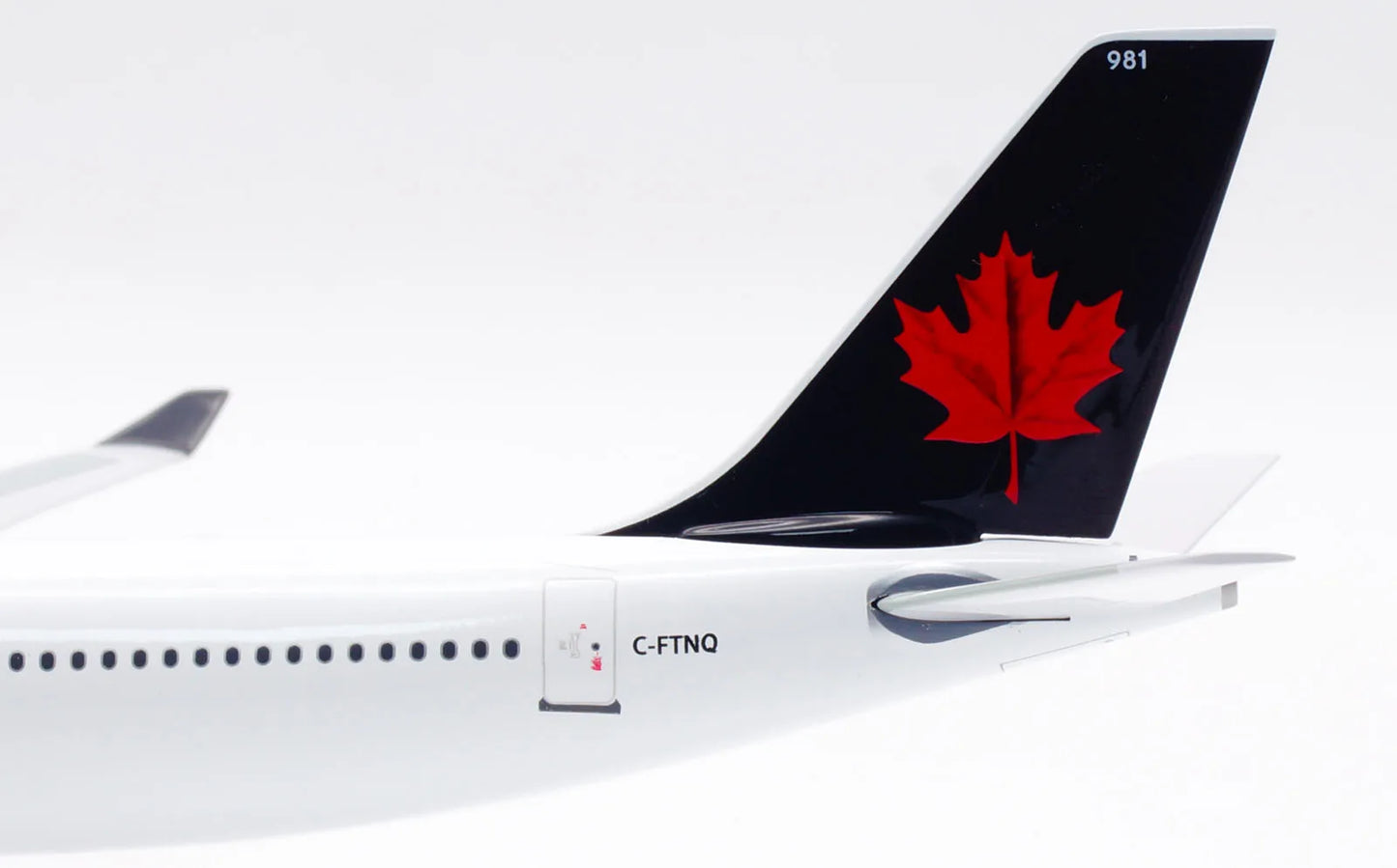 B-343-AC-TNQ Alloy Collectible Plane Gift B-Models 1:200 AIR CANADA Airbus A340-300 Diecast Aircraft Jet Model C-FTNQ